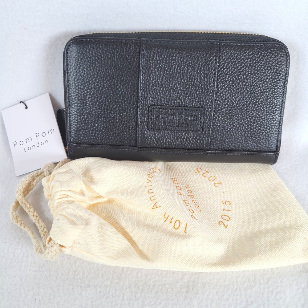 Pom Pom London Womens Chelsea Pebble Leather Zip Around Wallet Black Minimalist